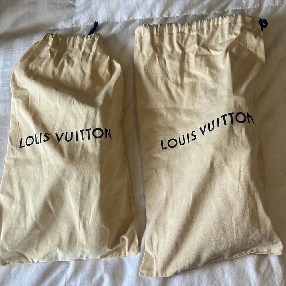 Brand new Louis Vuitton shoes. Size 10. White with gold accent. - Picture 3 of 9